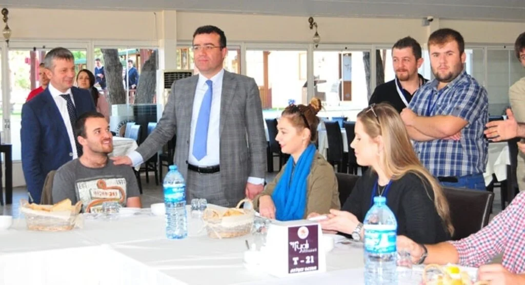 LET'S FOLK projesi öğrencilerinin Yalı Kafe keyfi