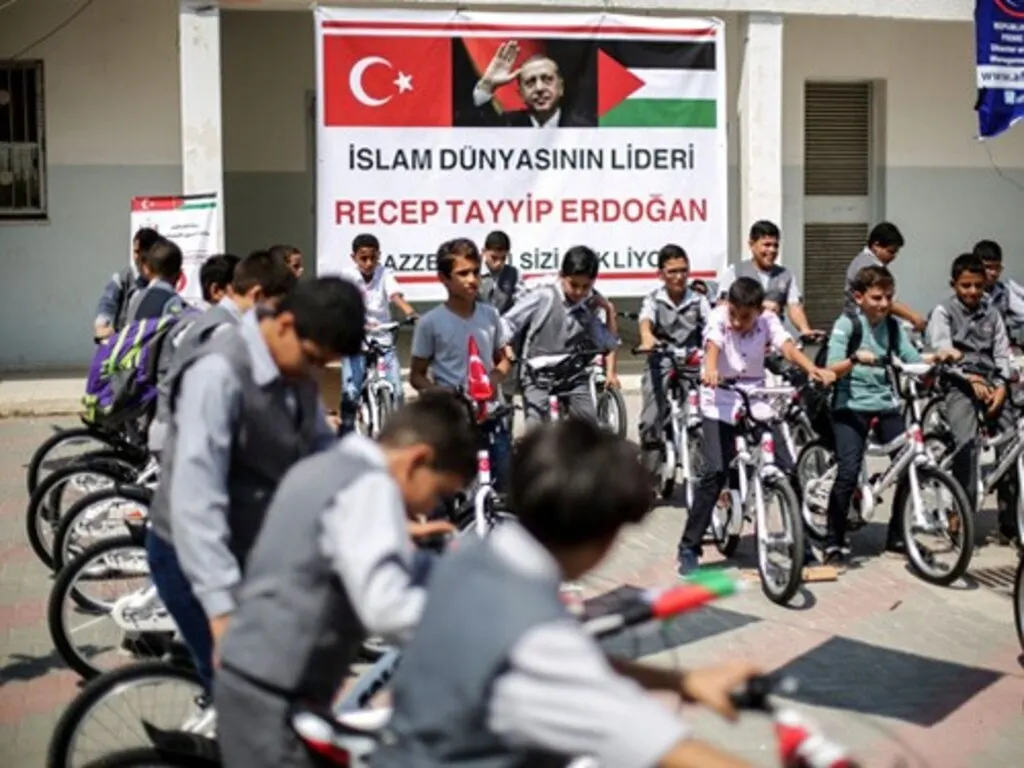 Cumhurbaşkanı Erdoğan’dan Gazzeli çocuklara bisiklet