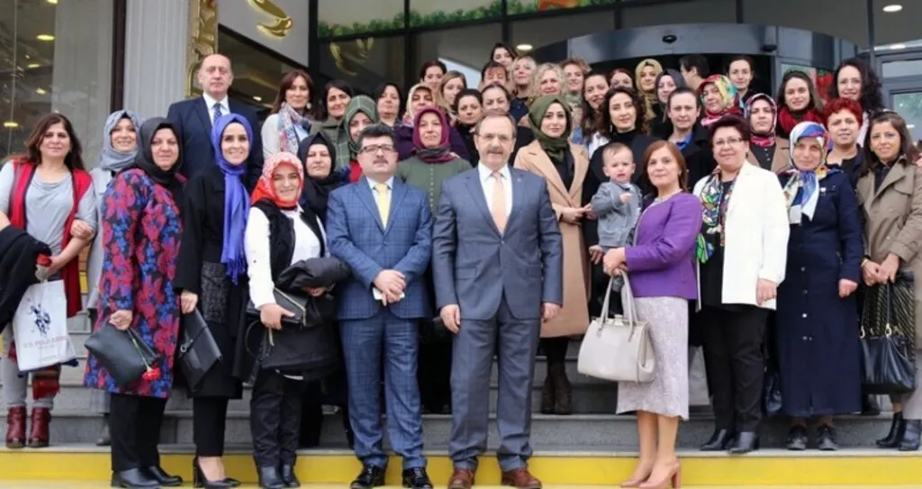 Başkan Şahin ve Eşi Kadınlar Günü'nü kutladı