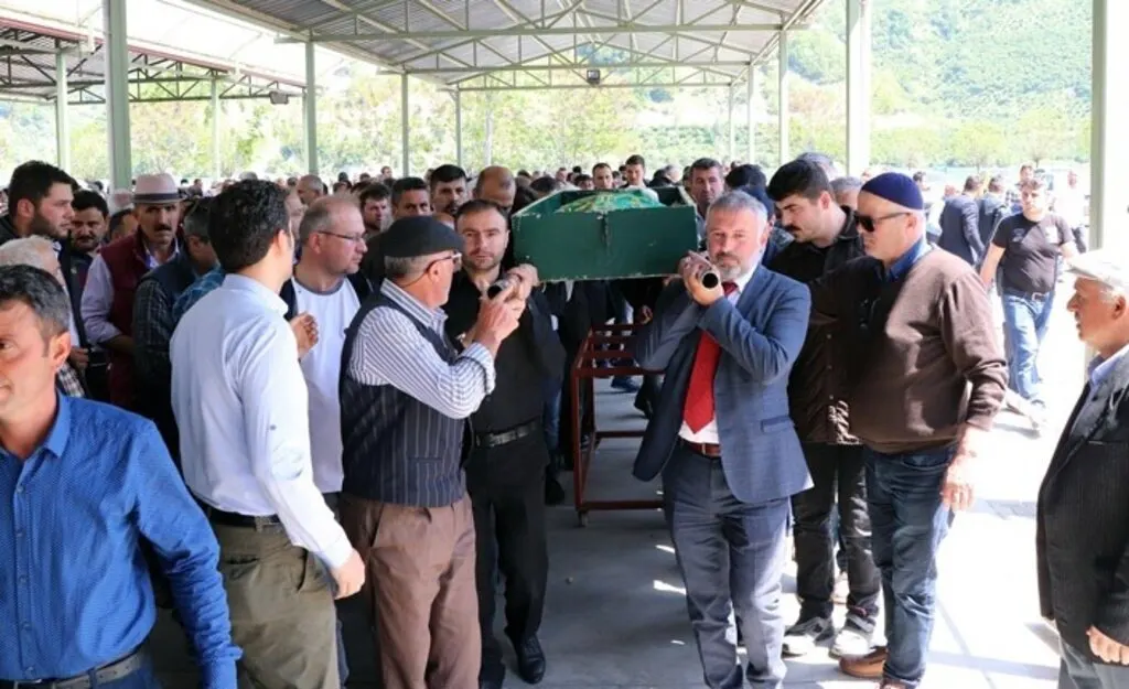 Ayvacık Belediye personeli Gümüştaş son yolculuğuna uğurlandı