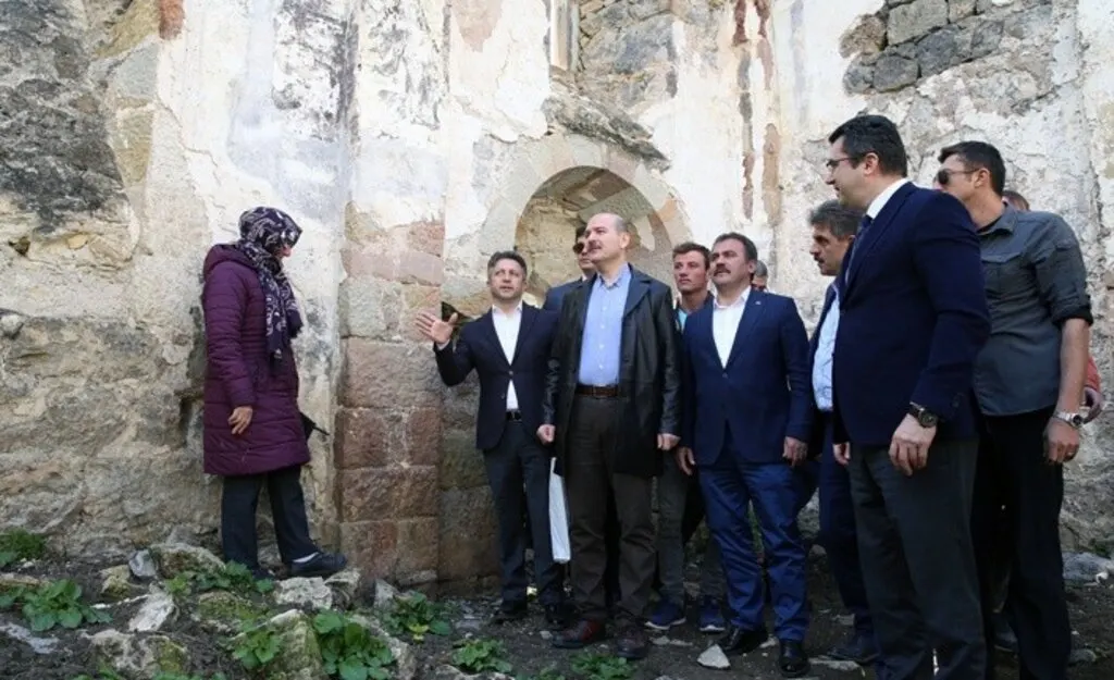 İçişleri Bakanı Süleyman Soylu Santa Harabeleri'ni ziyaret etti