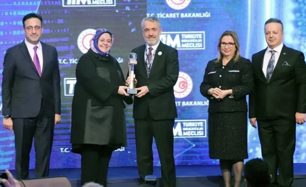 Türkiye’nin 500 Büyük Hizmet İhracatçısı ödüllendirildi