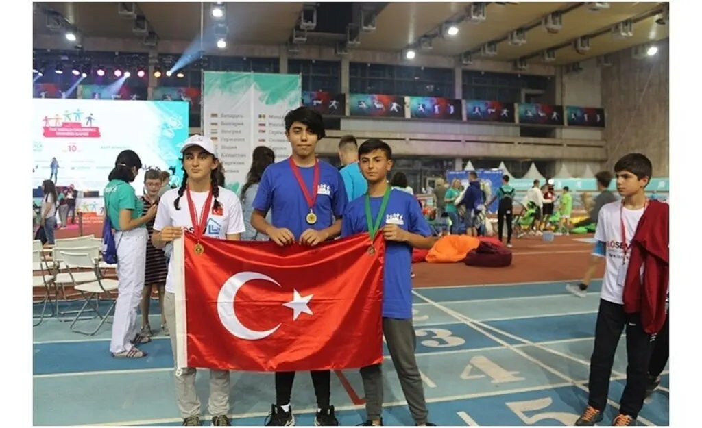 LÖSEV'li gençlerin büyük başarısı