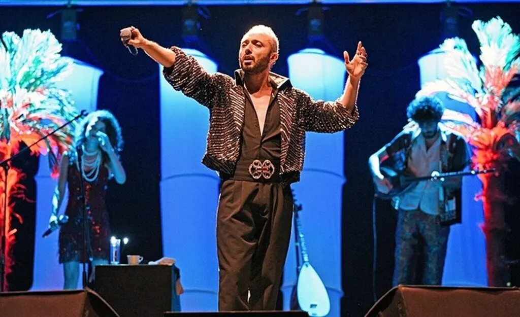 Mabel Matiz Kuşadası'nda konser verdi