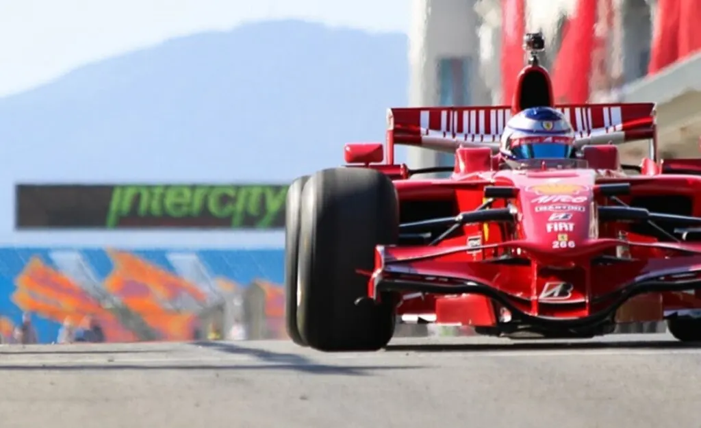 Formula 1'de İstiklal Marşımızı Murat Karahan Seslendirecek