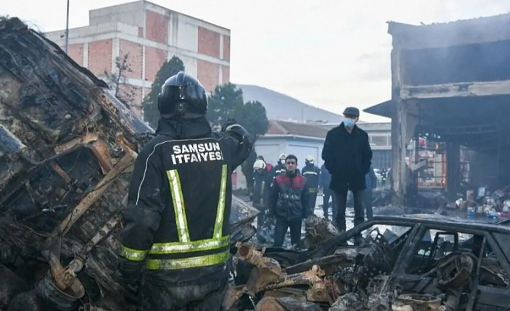 Samsun'daki yangın güçlükle kontrol altına alındı