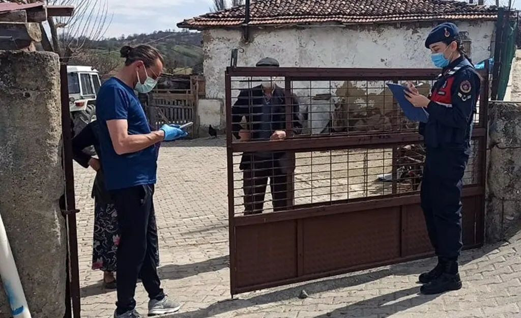Samsun'da izolasyon kuralını ihlal eden 10 şahıs yakalandı