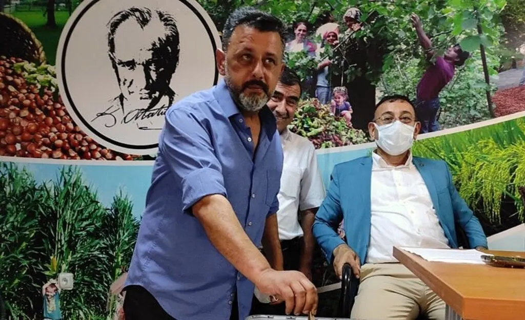 Salıpazarı'nda seçim heyecanı, Adem Osma Başkan oldu