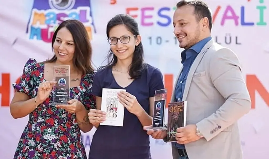 Medusa'nın Pusulası kitabı konusu! Gülşah Elikbank kimdir?