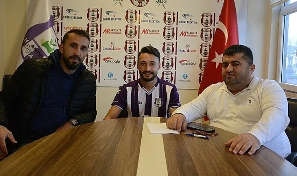 Sercan Uslu Artvin Hopaspor'a imza attı