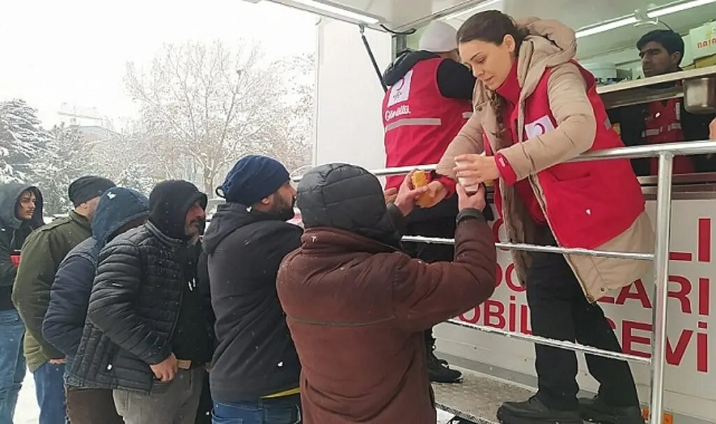 Kızılay Deprem Bölgesi İçin İhtiyaç Listesi Yayınladı