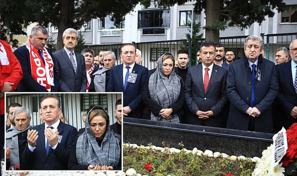 CHP Büyükşehir Belediye Başkan Adayı Cevat Öncü futbol şehitlerini andı