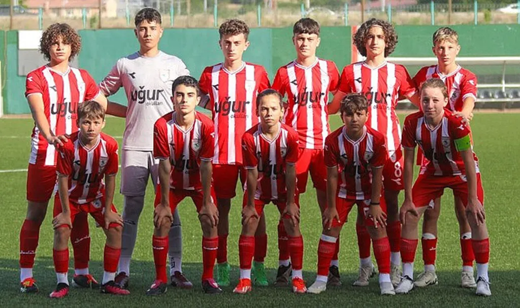 Samsunspor Karasamsun'u 7-0 mağlup etti