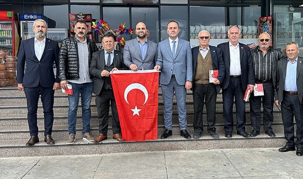 MHP Havza İlçe Başkanlığından Muhtarlara Anlamlı Hediye