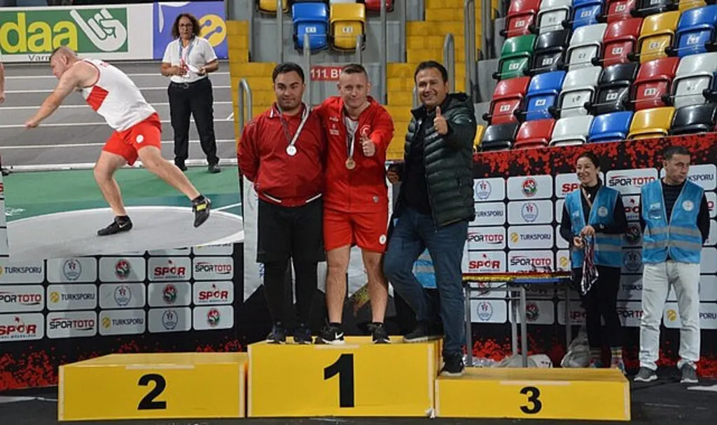 Canikli Sporcu Ali Topaloğlu Madalyaları Topladı