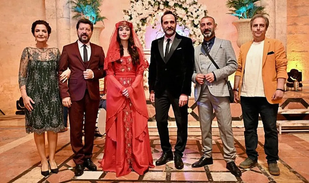 Sonradan gurme oyuncuları, Sonradan gurme konusu