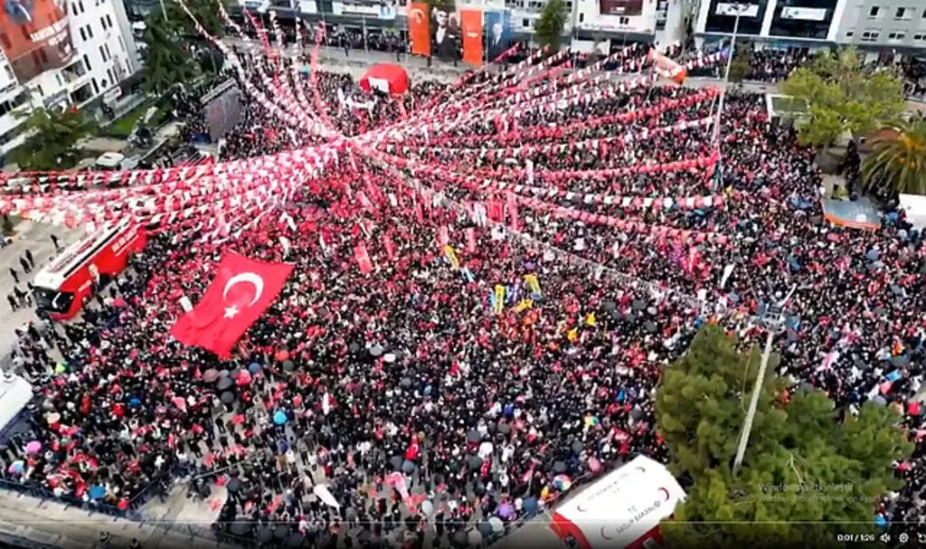 CHP Lideri Özgür Özel Samsun mitinginden güzel fotoğraf verebildi mi?