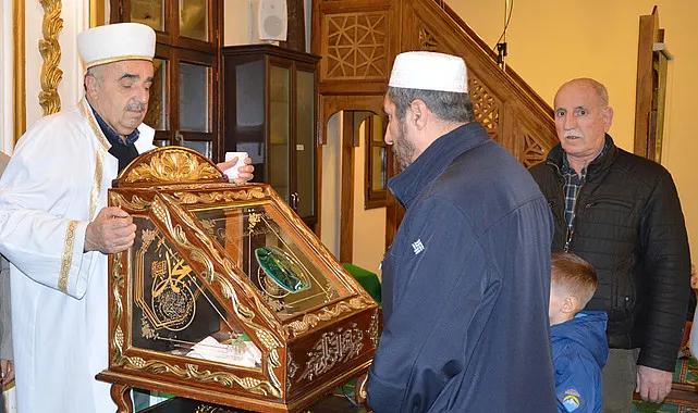 Havza'da Sakal-ı Şerif Kadir Gecesi'nde ziyarete açıldı