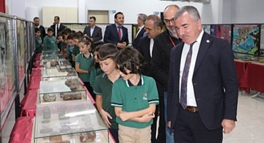 Havza Kaymakamı Nayman ve Belediye Başkanı Özdemir Çanakkale Gezici Müzesini gezdi