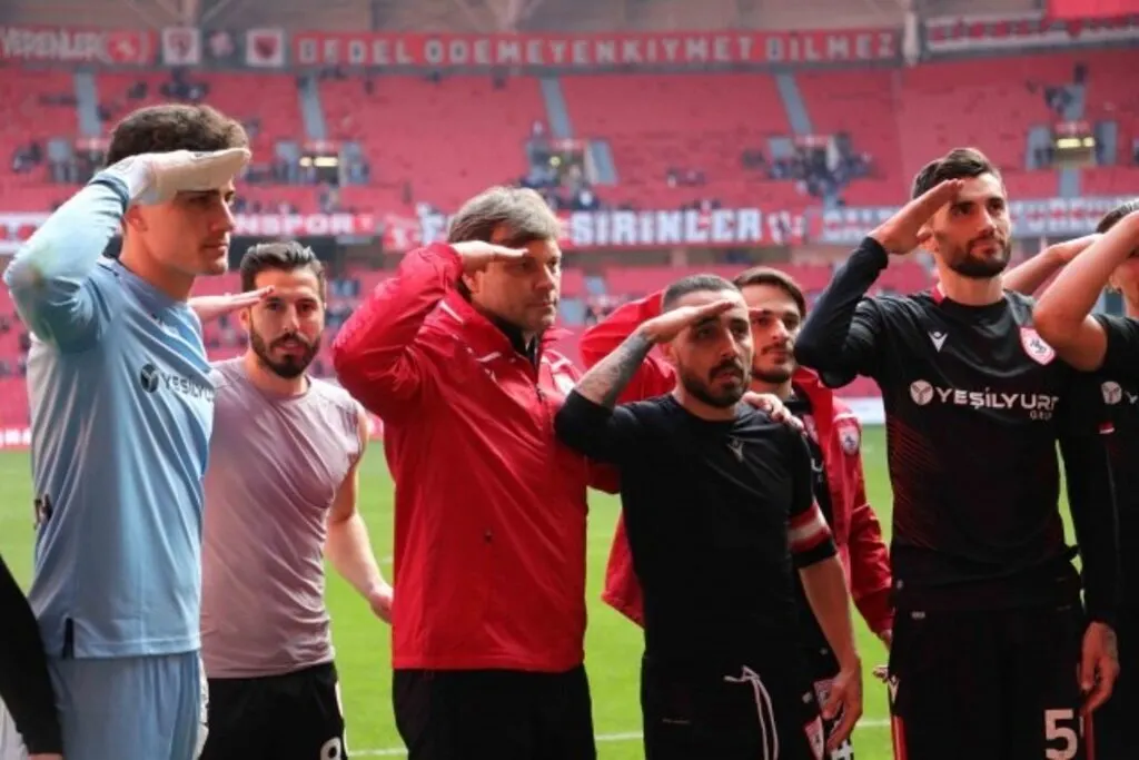Samsunsporlu futbolculardan asker selamı, Samsunspor İnegölspor maç fotoğrafları