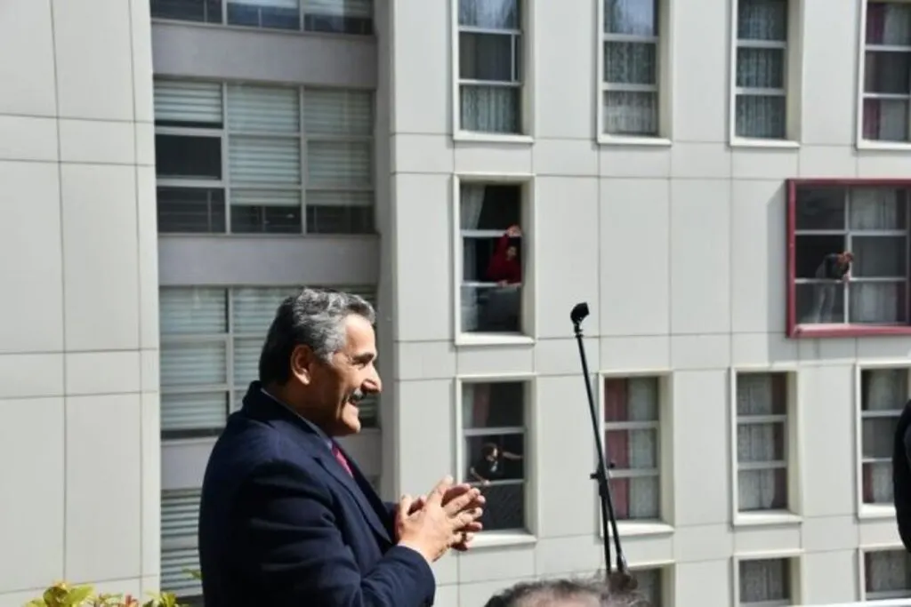 Samsun'da karantinadaki öğrencilere moral konseri