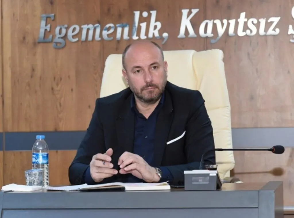 Tekkeköy merkezine inen yaşlı vatandaşı zabıta ekipleri evine bıraktı, kuralları hatırlattı