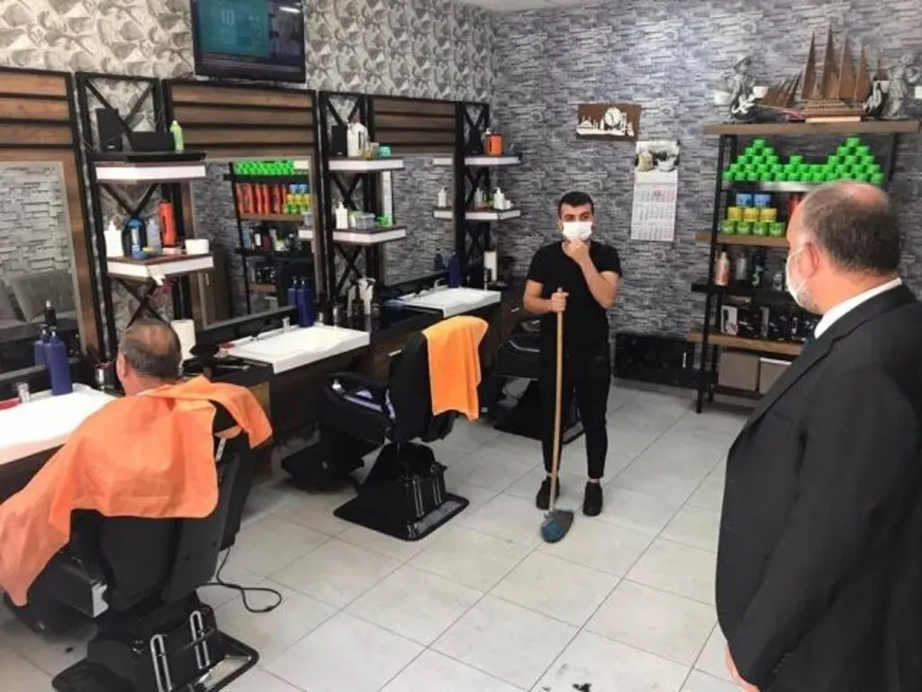 Berberlerde koronavirüs yoğunluğu, Tekkeköy Belediyesi maske dağıttı!