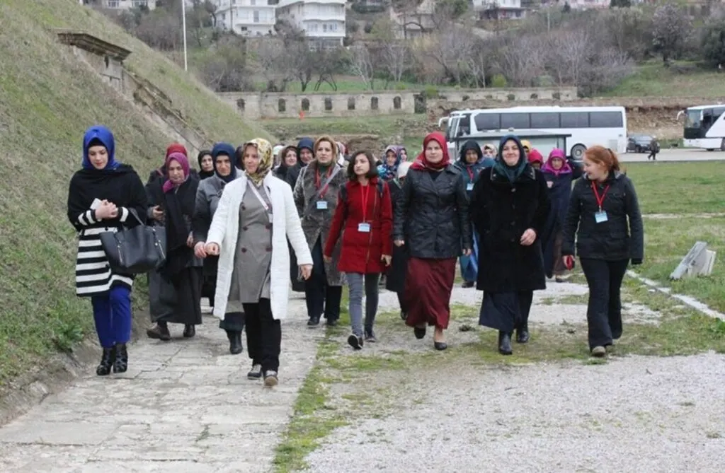 Tekkeköylü bayanlar Çanakkale'de