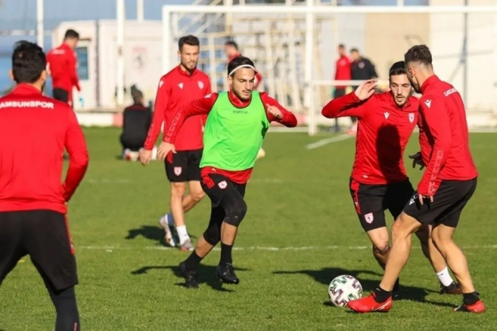 Samsunspor Adanaspor'a bileniyor