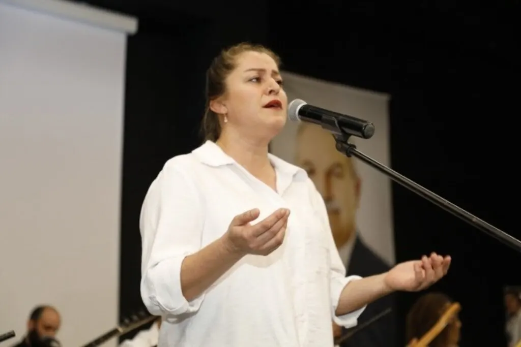 İlkadım Belediyesi saz kursiyerlerinden Bağlama Dinletisi ve Solistler Geçidi