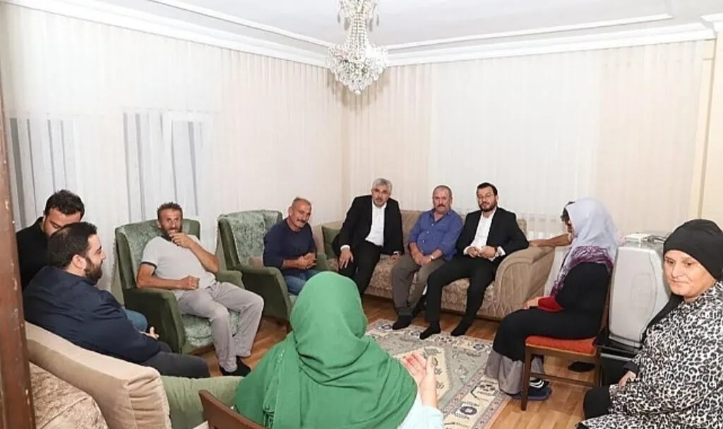 İlkadım'da hane hane 2023'e ziyaretleri devam ediyor