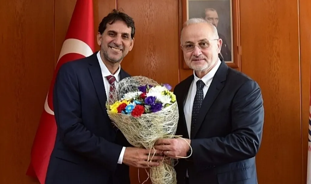 Vedat Keleş İnsan ve Toplum Bilimleri Fakültesi Dekanlığı'na Atandı