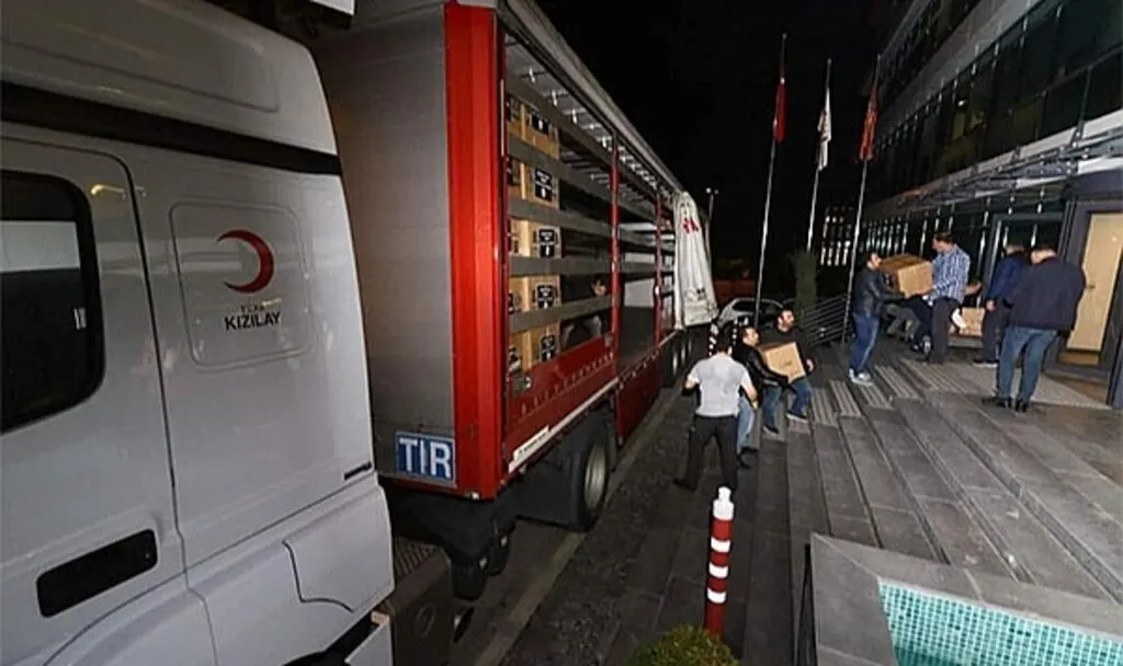 Eczacılardan Bartın'a 60 bin kumanya