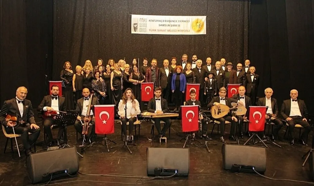 Atatürk Samsun'da sevdiği şarkılarla anıldı