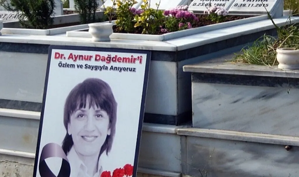 Aynur Dağdemir mezarı başında dualarla anıldı