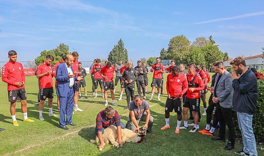 Samsunspor kurban kesti