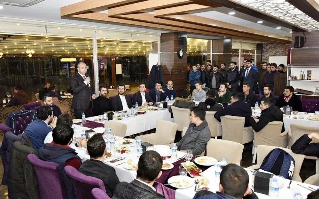 Başkan Hasan Togar AK gençleri Tekkeköy'de ağırladı