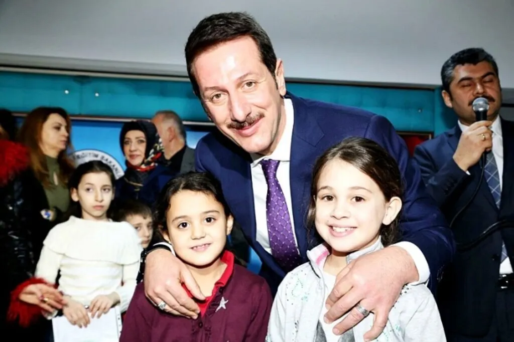 Başkan Erdoğan Tok miniklerle karne sevincini paylaştı