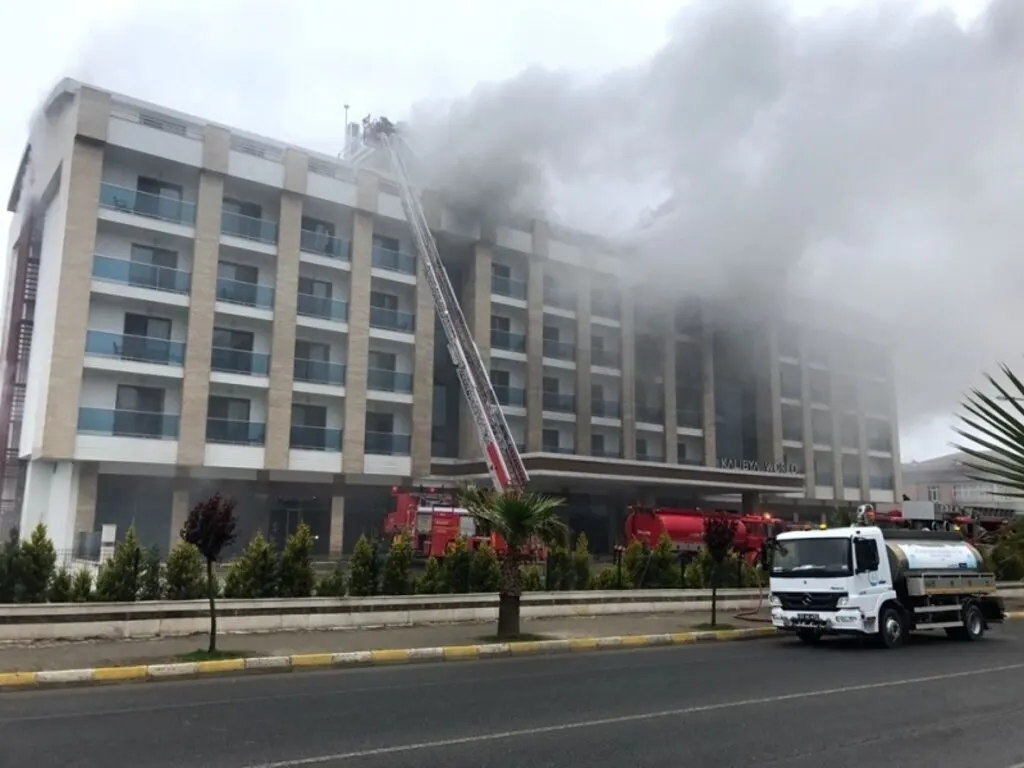 Ünye de otel yangını