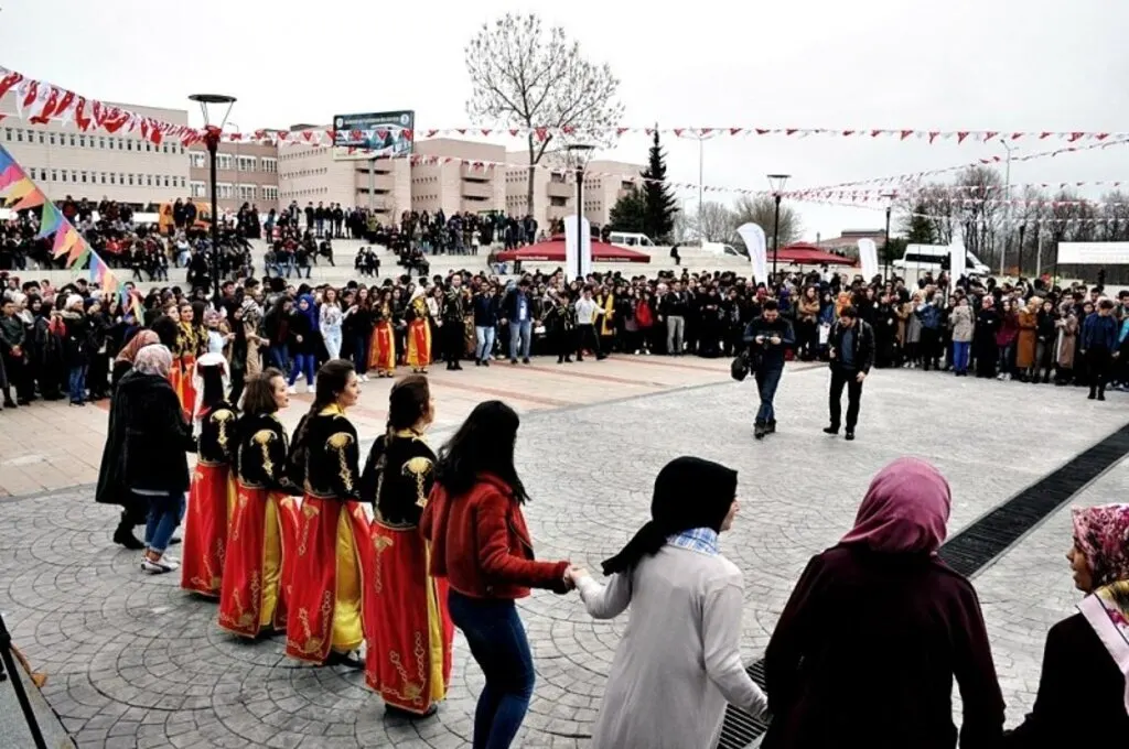 OMÜ Ailesi Nevruz Kutlamasında Coştu