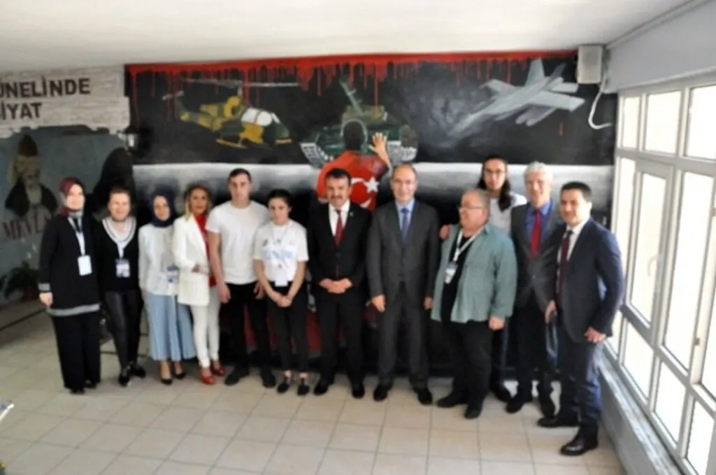 SAMSUN CUMHURİYET ANADOLU LİSESİ’NDE TÜBİTAK 4006 BİLİM FUARI  AÇILDI