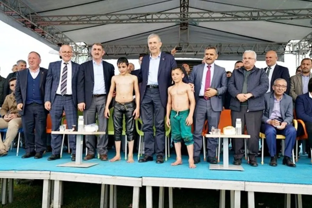 Terme Sakarlı’da Hıdırellez ve Yağlı Güreş Coşkusu