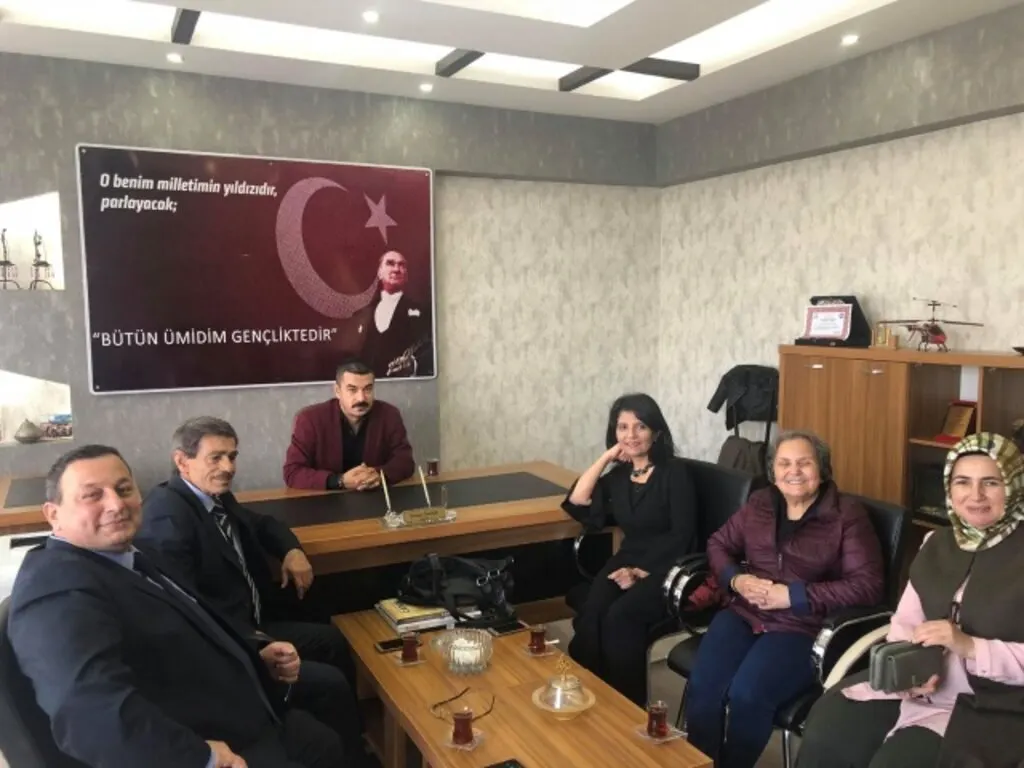 Hasköy Cumhuriyet ilkokulu'da yürekleri ısıtan şiir yarışması