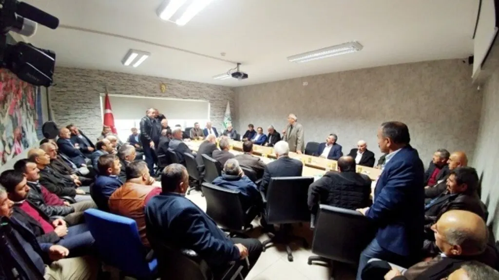 Başkan Sarıcaoğlu Kavak'ta muhtarlar ve STK'larla biraraya geldi
