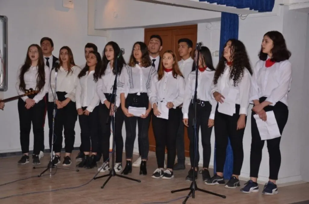 19 Mayıs'ta öğretmenler günü coşkusu