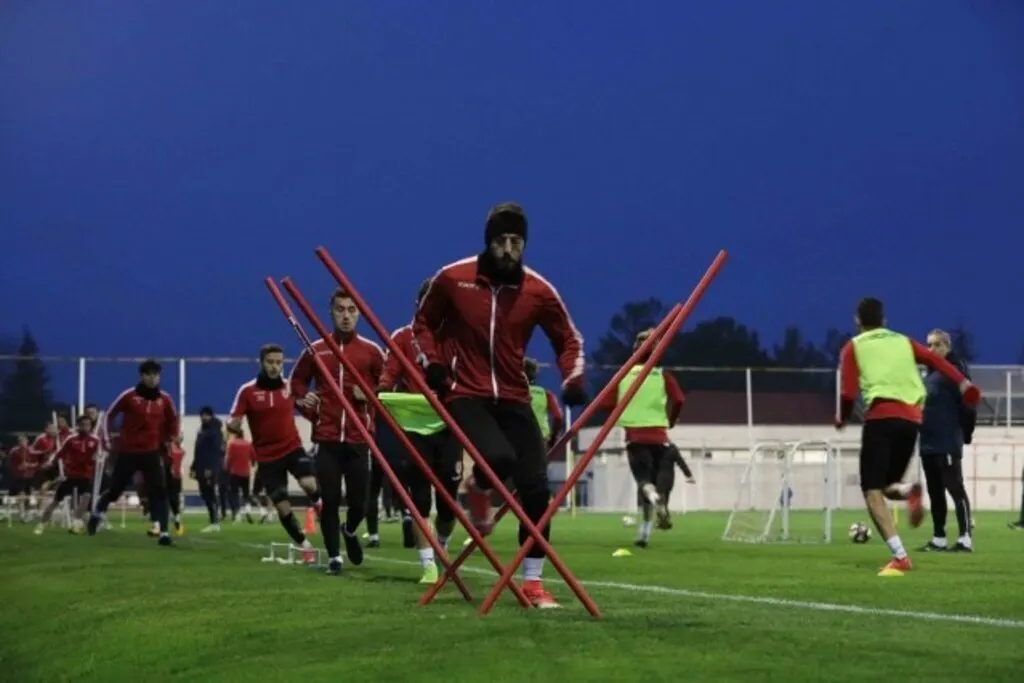 Samsunspor’da neşeli idman (24 Aralık Pazartesi)