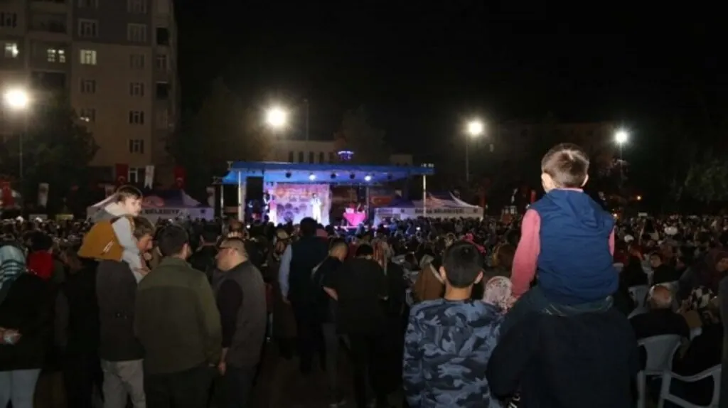 SELE SEPET TOP KANDİL COŞKUYLA KUTLANDI