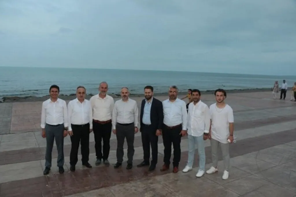 AK PARTİ SAMSUN BAYRAM'DA HERKESLE KUCAKLAŞTI
