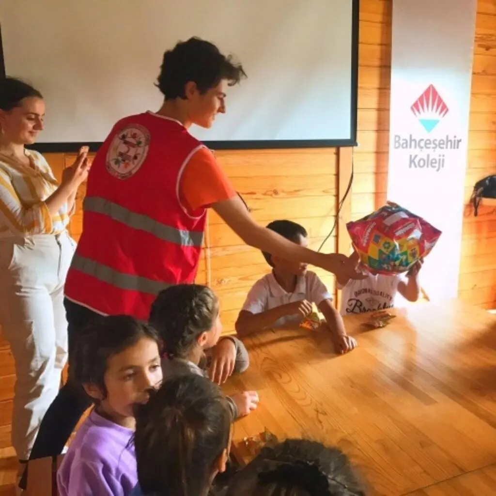 Genç Kızılay ile Bahçeşehir hayal biriktirdi!