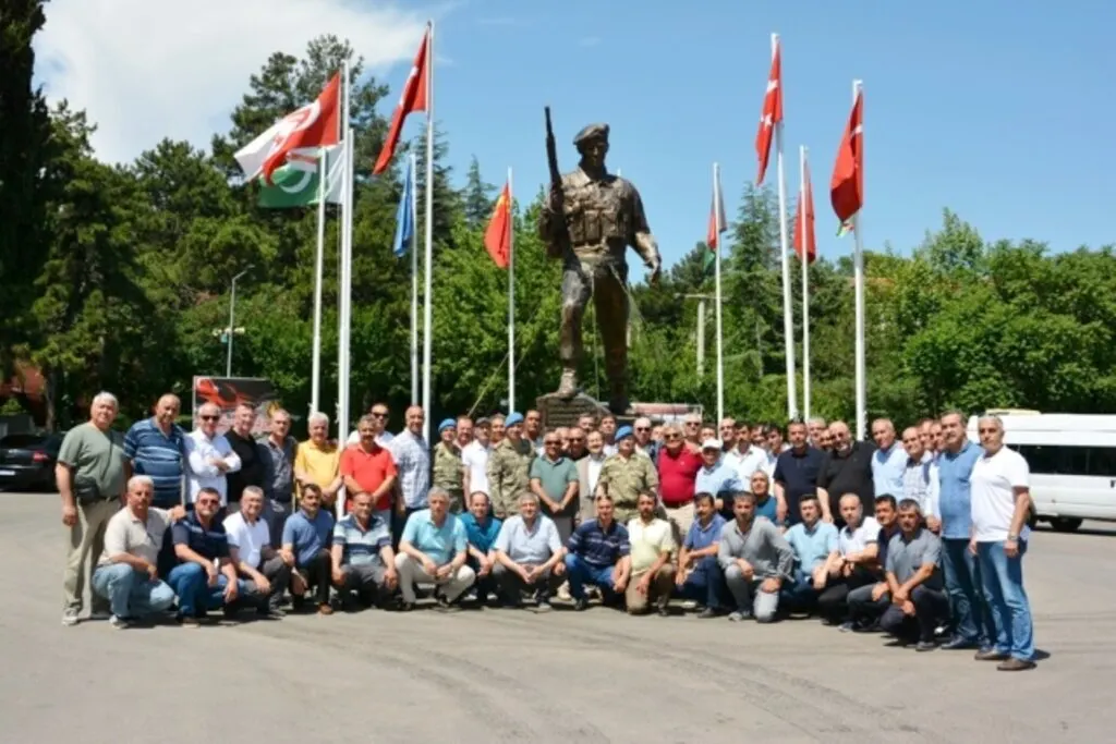 Şehitler Bölüğünden 32 Yıl Sonra Acemi Birliğine Ziyaret